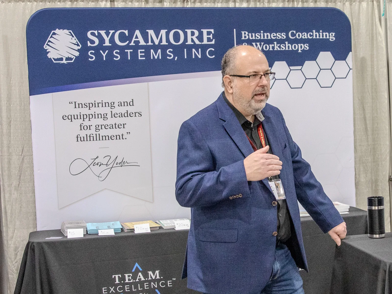 Leon Yoder at the Sycamore Systems trade show booth