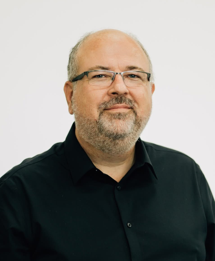 Leon Yoder — Business Consultant